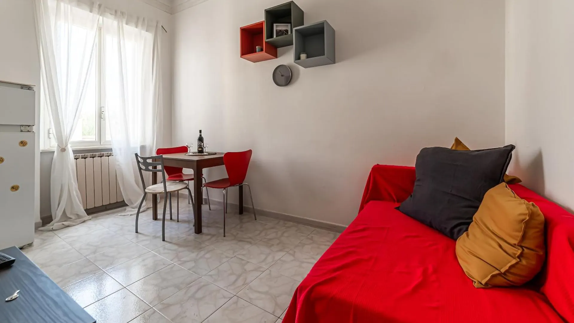 Casa Guapita - Metro Malatesta Apartment Rome